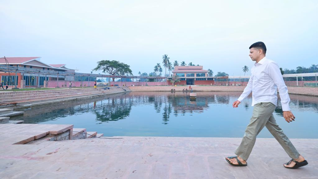 Following this spiritual engagement, Chairman Pandian explored the heritage corridor area, engaging in discussions with devotees about the ongoing developments in the region