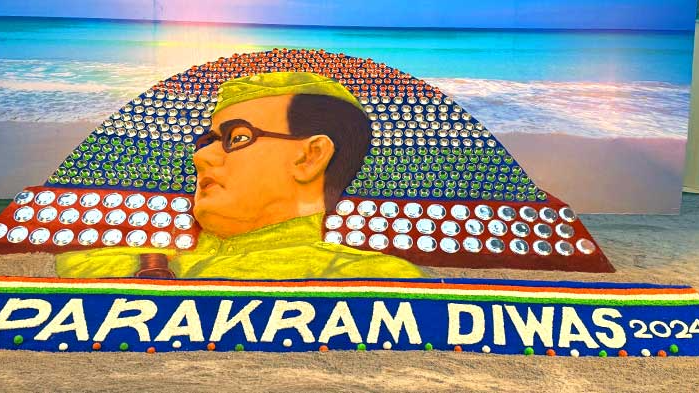 The 7-foot high sand sculpture, featuring 500 steel bowls as installations, was crafted by Pattnaik in honor of Netaji's 127th birth anniversary, using approximately eight tons of sand