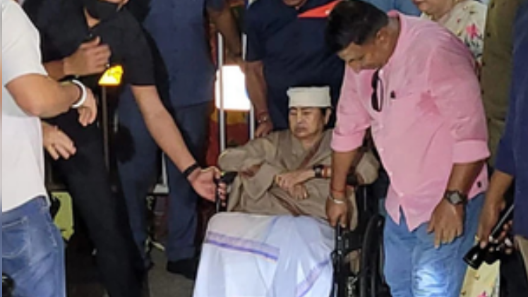It is learnt that the members of the SIT will be examining the CCTV footage both in the inner and outer peripheries of the official residence of the Chief Minister at Kalighat in South Kolkata. The SIT members will also question the security personnel deployed at the residence of the Chief Minister