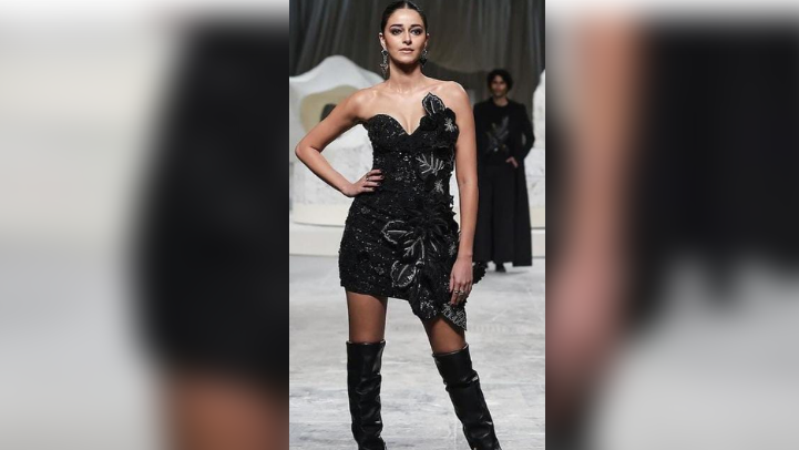 For Ananya, Mishra chose a black tube dress with flower patchwork on the side and a drizzle of sparkle. For the make-up, the actress went for a very “sculpted” look with the House Of Lakme. She completed her style with a sleek ponytail