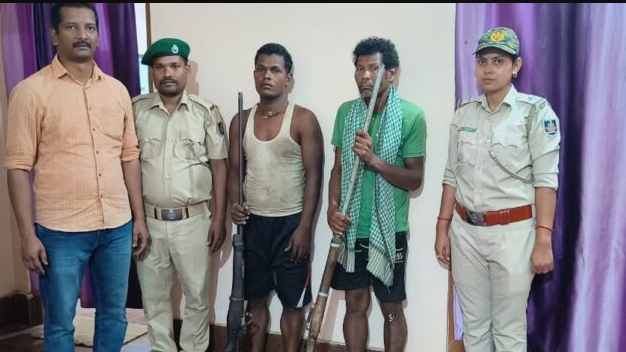The two poachers– Sania Singh of Chekamara village and Guna Singh of Kainmagadia village– were arrested. As many as two country-made guns were seized from their possession