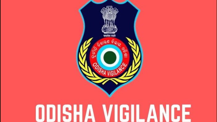 Acting on a tip-off, Vigilance conducted a raid and arrested the Revenue Supervisor Ganesh Mallick and Khirod Rath, a retired Amin for accepting Rs 4,000 as bribe from a complainant for processing the files to facilitate land acquisition payment