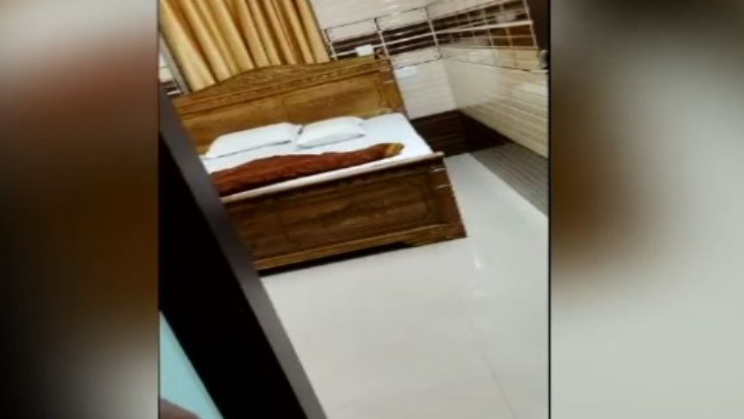 He stayed at the Shanti Guest House and was assigned Room No. 202. His decomposed body was discovered by the police the following day, hidden under the bed in a pool of blood