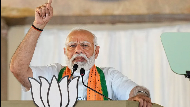 PM Modi gives tips to party activists in Jharkhand 