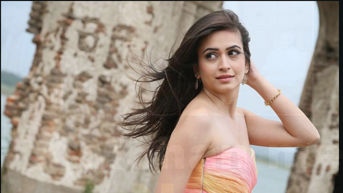 Actress Kriti Kharbanda, who is known for ‘Shaadi Mein Zaroor Aana’, ‘Karwaan’, ‘Housefull 4’ and others, has completed 15 years in cinema. On Wednesday, the actress took to her Instagram and penned a long note looking back at her journey