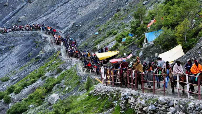 Amarnath Yatra Over 375 Lakh Devotees Seek Blessings In 21 Days 7721