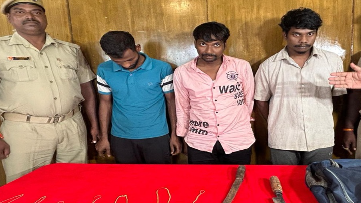 According to the information, the gang operated across multiple cities, including Bhubaneswar and Cuttack. They primarily targeted morning walkers, especially women, using motorcycles to snatch gold chains