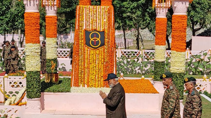 Modi paid homage to the jawans who laid down their lives during Kargil war in the summer of 1999 to evict Pakistani intruders who had occupied the Indian pickets during the winters by repeating their history of betraying the peace efforts