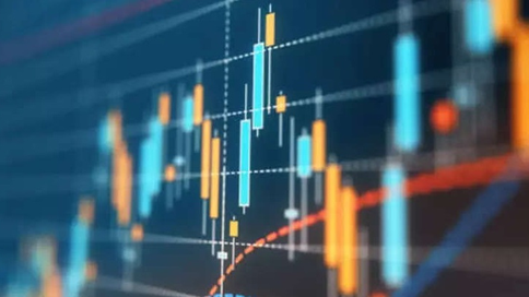 Among the Sensex constituents, top gainers include Bajaj Finance, Bajaj Finserv, HDFC Bank, NTPC, Power Grid, L&T, Titan, M&M, Asian Paints, and Reliance. Conversely, Tata Motors, Tech Mahindra, Wipro, TCS, Sun Pharma, and HCL Tech are experiencing losses