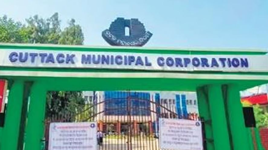 CMC Commissioner Ananya Charan Patra confirmed the developments, adding that the operation was carried out under the supervision of City Health Officer Dr. Satyabrata Mahapatra and Food Safety Officer Rashmita Behera
