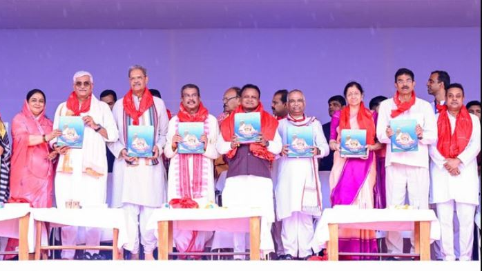 The book was jointly unveiled by Hon’ble Governor Dr. Hari Babu Kambhampati, Odisha Chief Minister Mohan Charan Majhi, and Union Ministers Dharmendra Pradhan and Gajendra Singh Shekhawat. The event took place amidst the vibrant spiritual energy and grandeur of the Rath Yatra festivities, drawing the attention of devotees, scholars, and dignitaries alike
