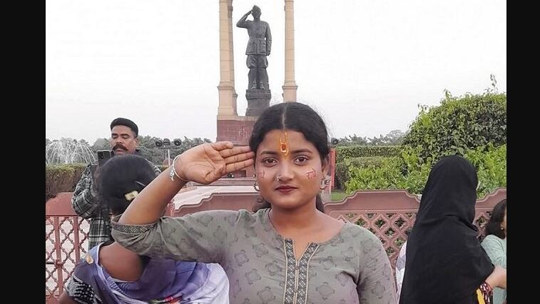 According to sources, several individuals have taken to social media to post accusatory and offensive remarks against Soumyashree’s family. In response, her brother has filed a formal complaint at the Bhogarai police station, naming over four people for allegedly making indecent and defamatory comments online