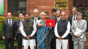Nirmala Sitharaman, Rashtrapati Bhawan, Droupadi Murmu, interim Union Budget, Lok Sabha