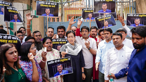 Delhi: Atishi, AAP workers carrying insulin gather outside Tihar Jail