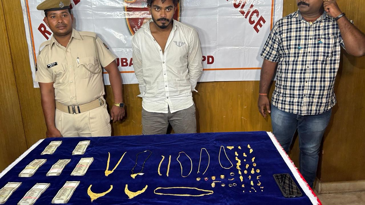 Chain snatcher held with Rs 2 lakh cash, 200 gm gold ornaments in Bhubaneswar