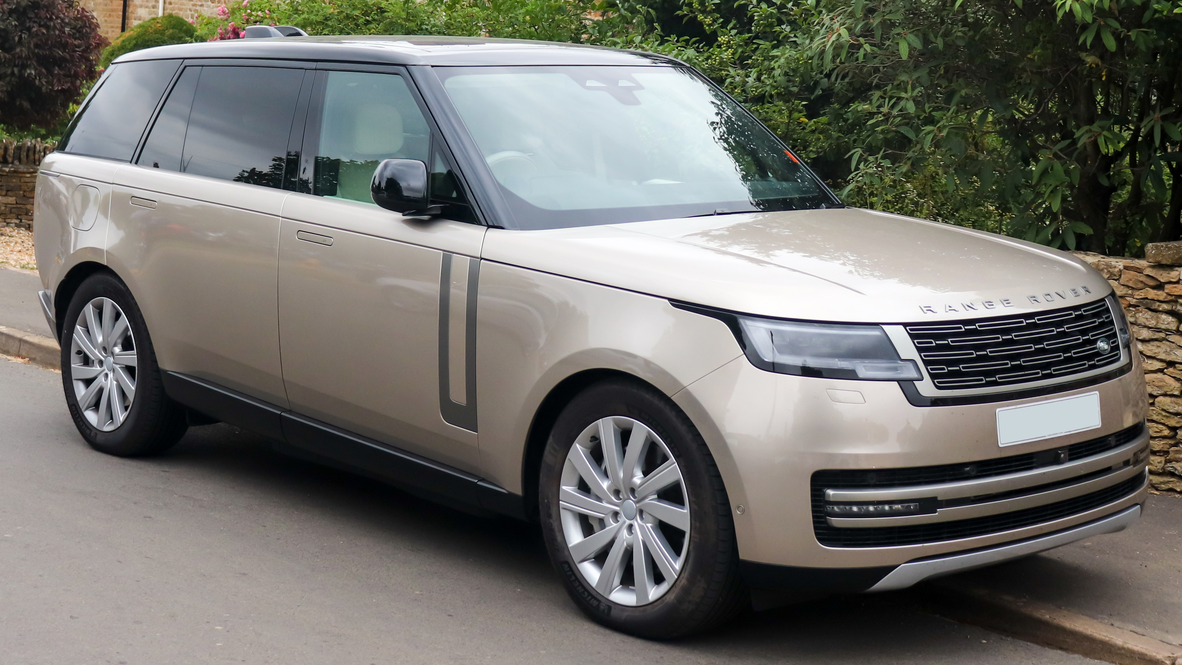 Assembling of flagship Range Rover model to soon begin in India