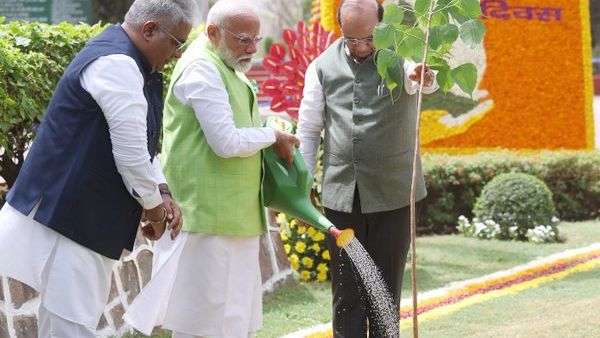 Political parties have intensified poll campaigns ahead of the last three phases of the Lok Sabha elections. On Friday, top campaigners including Prime Minister Narendra Modi, Union Home Minister Amit Shah, Defence Minister Rajnath Singh, Congress Parliamentary Party chief Sonia Gandhi, Wayanad MP Rahul Gandhi, and Congress General Secretary Priyanka Gandhi Vadra will be in Uttar Pradesh