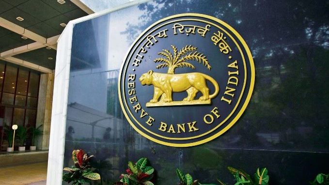 India's forex reserves at historic high of $651.5 bn: RBI