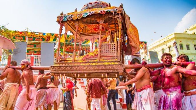 In a bid to elevate Odisha’s iconic summer delicacy, the state government has urged Odia communities across 22 countries to celebrate Pakhala Dibasa in a grand manner on March 20.