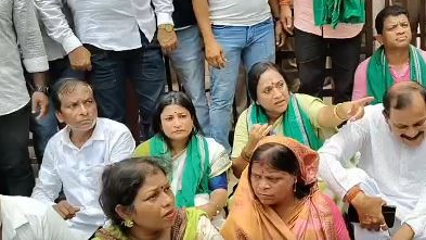 Puri horror: BJD workers scuffle with police at Balanga PS
