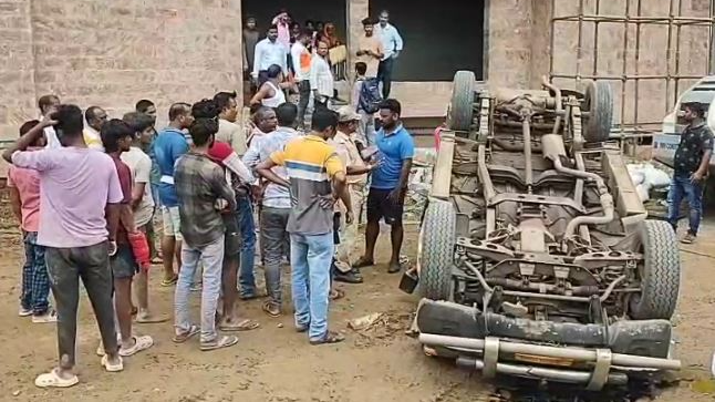 Odisha: Man critical after SUV plunges from multi-level car parking facility in Puri